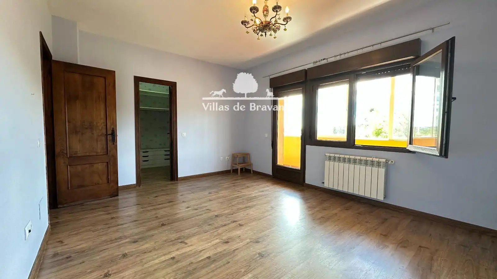 Bedroom of Houses for sale in Villanueva de la Cañada  with Air Conditioner, Heating and Parquet flooring