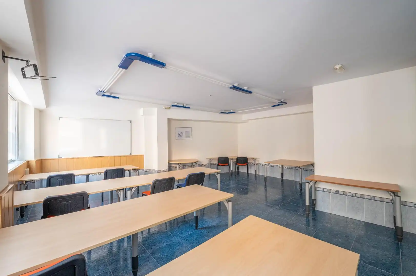 Commercial properties for sale in Las Gabias  with Air Conditioner, Heating and Furnished