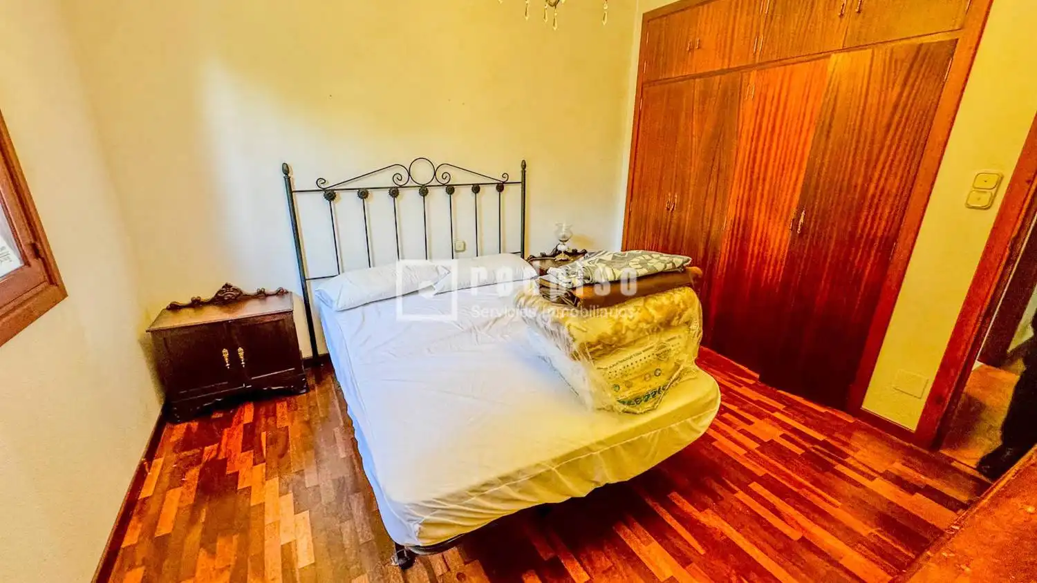 Habitación de Casa o chalet en venta en Abegondo con Parquet, Terraza y Amueblado