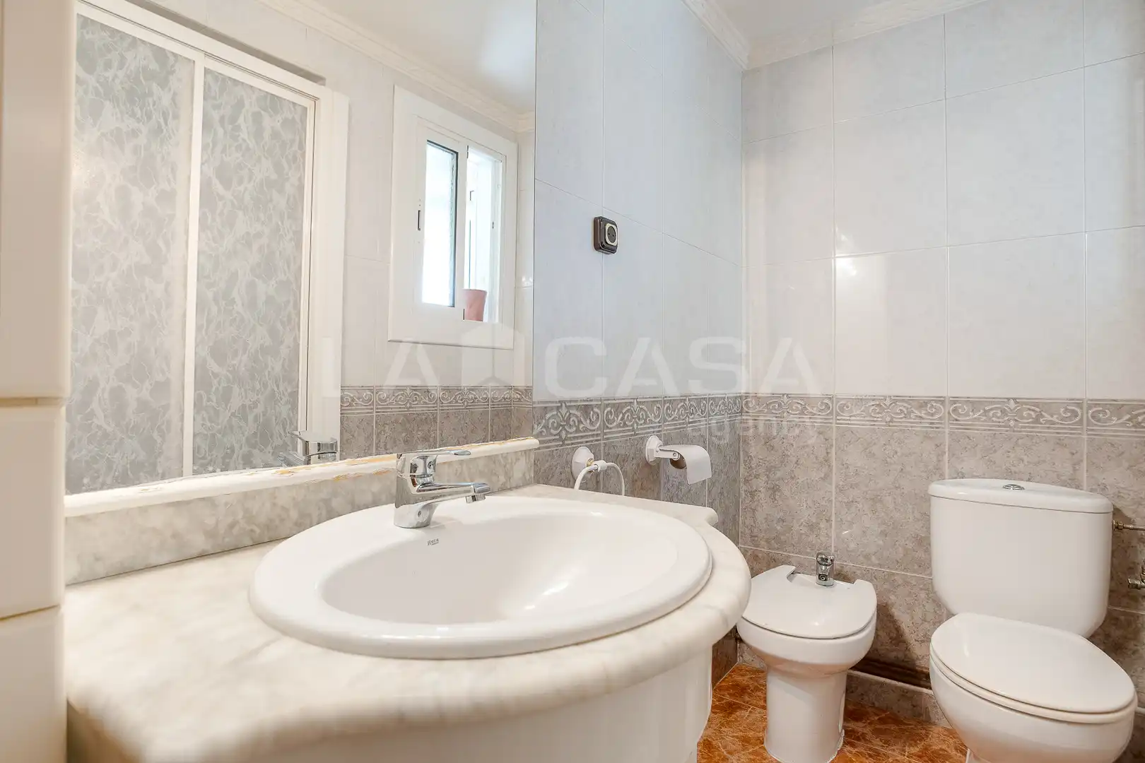 Bathroom of Flat for sale in Sant Martí