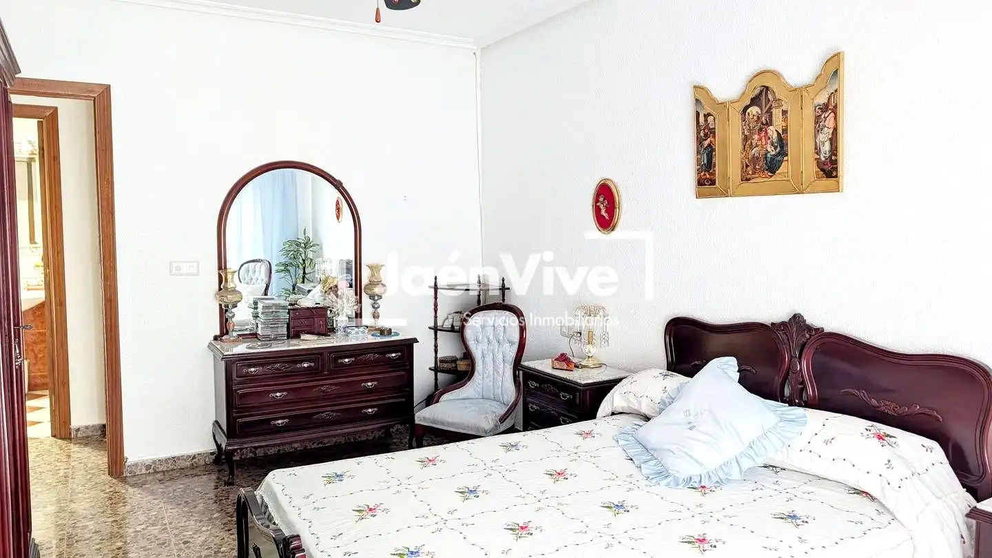 Habitación de Piso en venta en Jaén con Aire acondicionado, Calefacción y Trastero