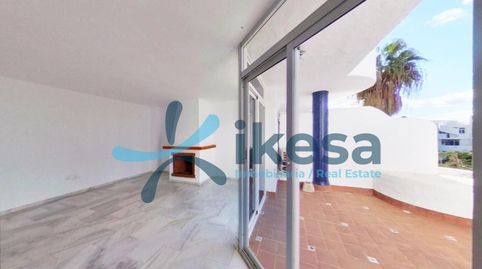 Foto 3 de Piso en venta en Calahonda, Mijas