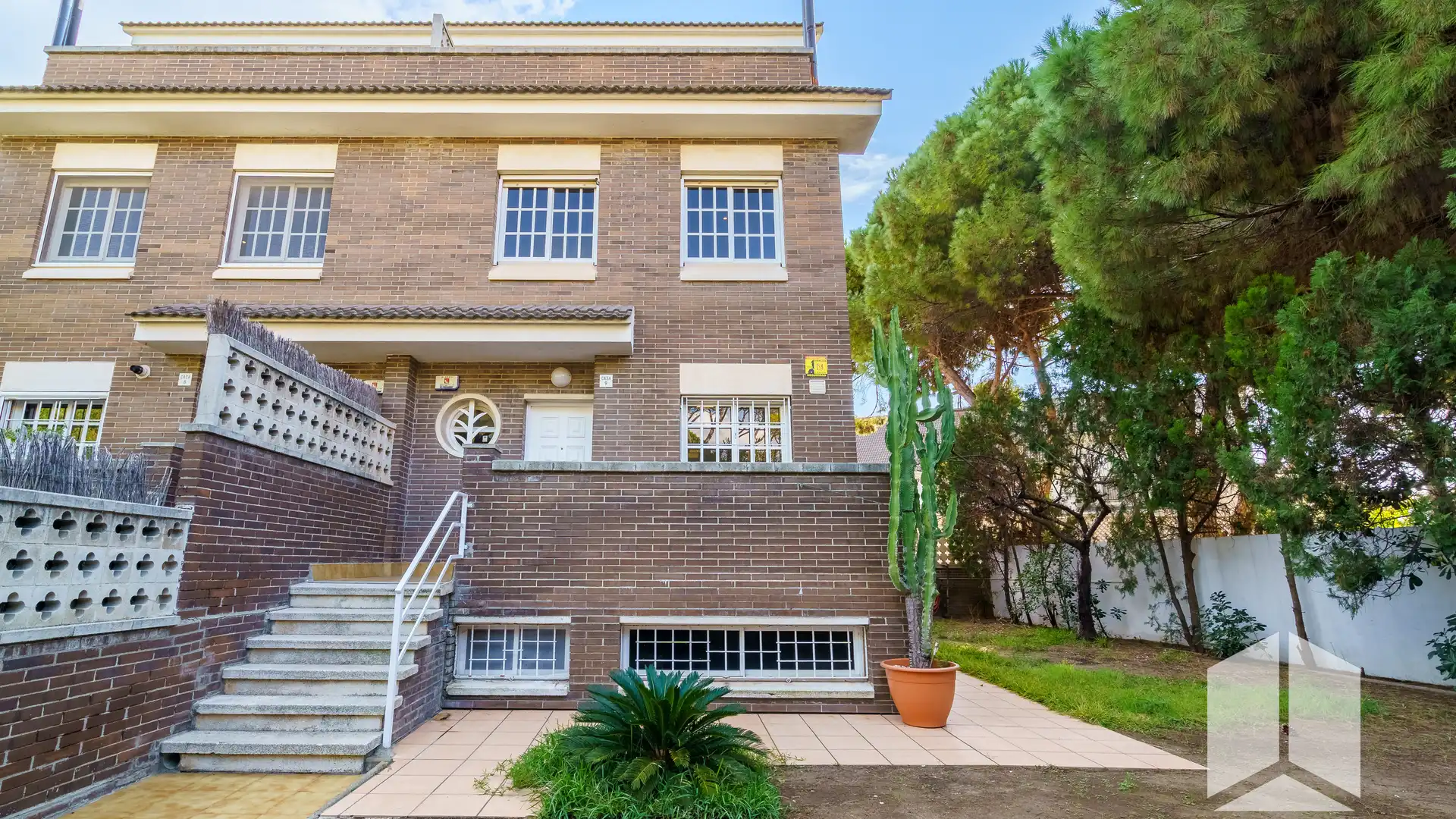 Vista exterior de Casa adosada en venda en Castelldefels amb Aire condicionat, Calefacció i Terrassa