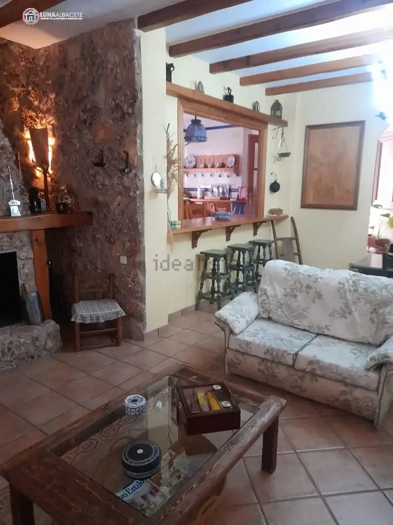 Sala d'estar de Casa o xalet en venda en Albacete amb Aire condicionat, Calefacció i Jardí privat
