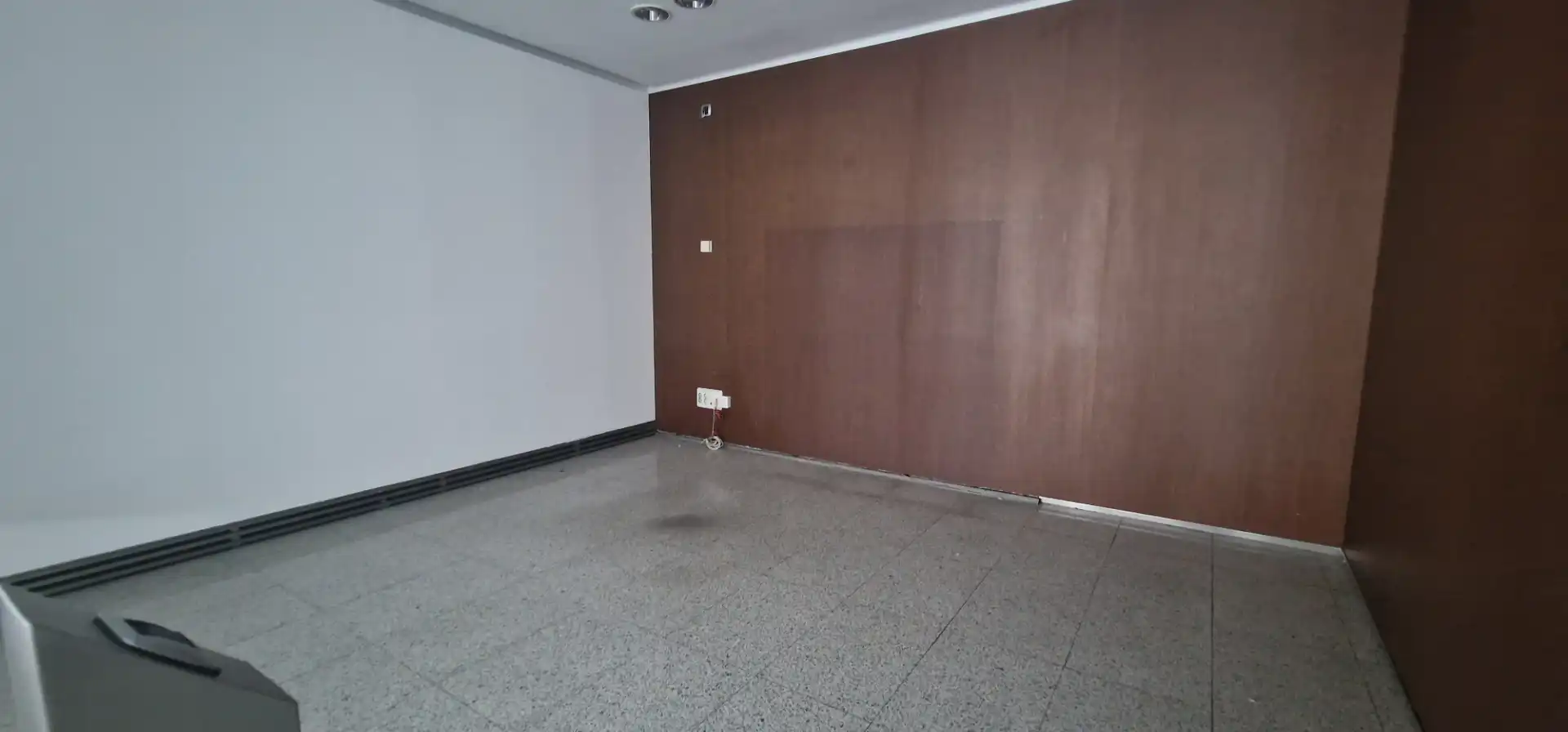 Locale commerciale in vendita a Calle Emile Robin 7, imagen 2