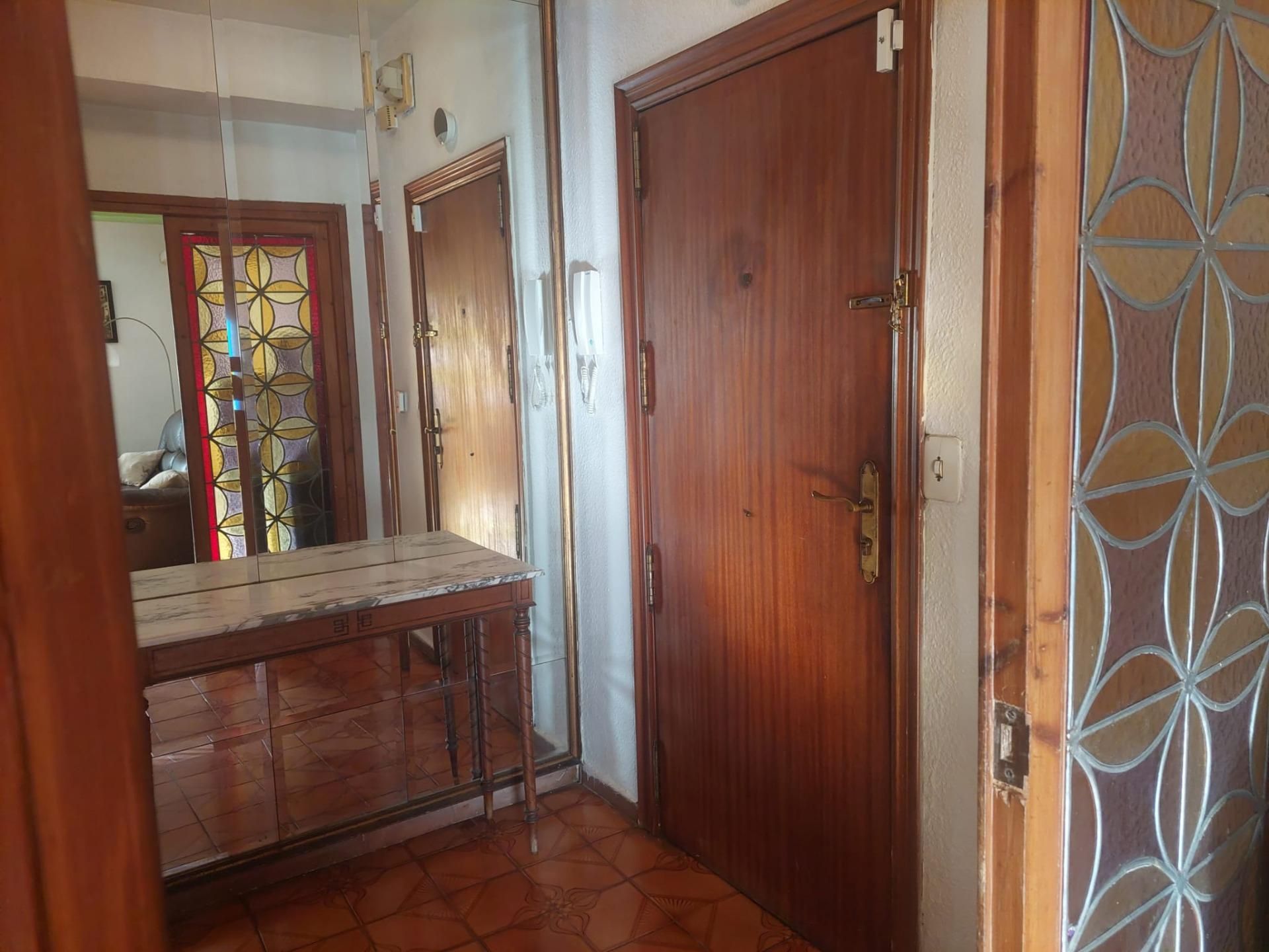 Flat for sale in  Valencia Capital  with Air Conditioner and Balcony