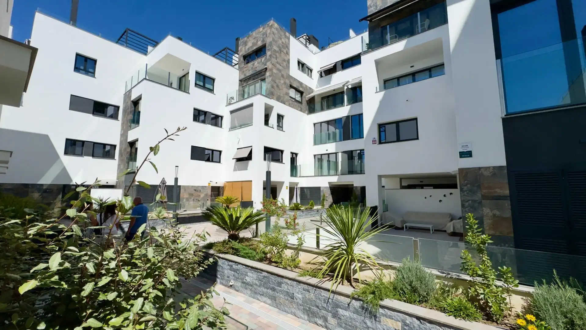 Exterior view of Flat for rent in Granada  with Air Conditioner, Heating and Terrace