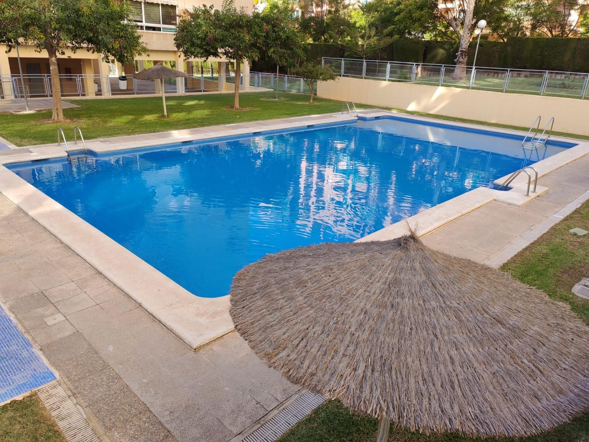 Swimming pool of Flat for sale in Alicante / Alacant  with Air Conditioner, Terrace and Community pool