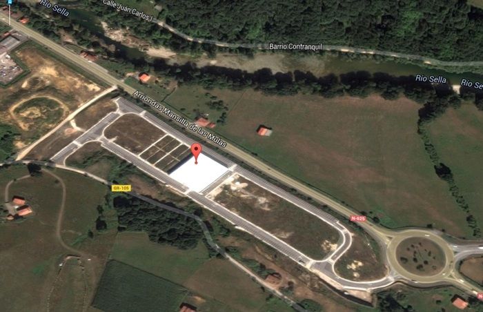 Industrial land for sale in Parres