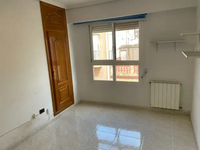 Dormitori de Pis en venda en Castellón de la Plana / Castelló de la Plana amb Calefacció, Terrassa i Traster