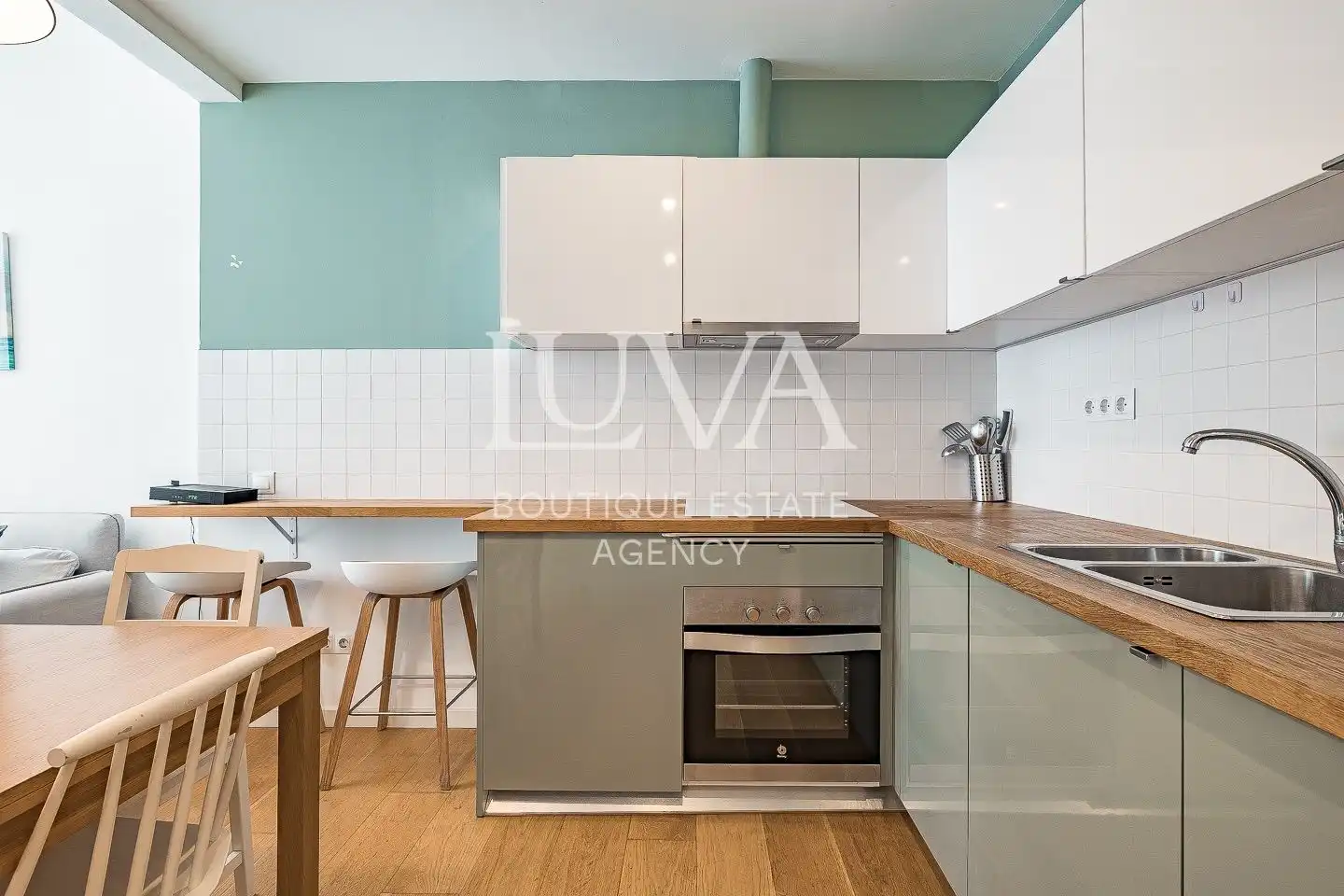 Cuina de Apartament en venda en Barcelona amb Aire condicionat i Calefacció