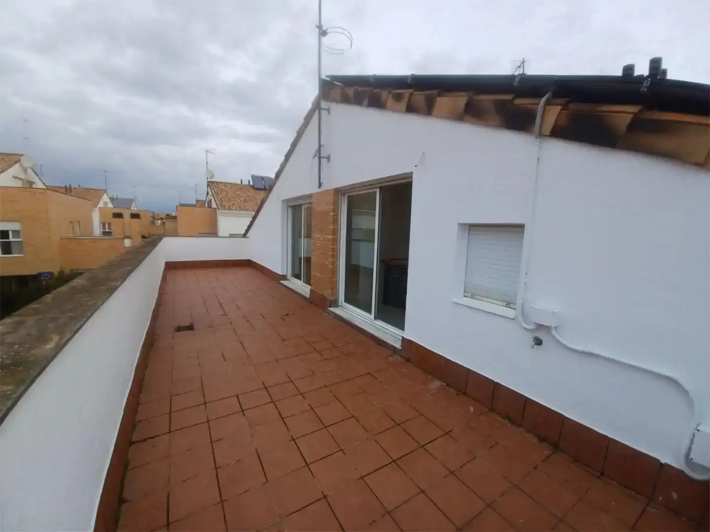 Terrassa de Pis en venda en Espartinas amb Aire condicionat, Jardí privat i Traster
