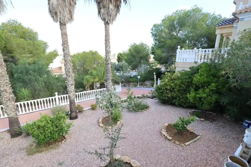 Detached house with pool for sale in Calle LOS PIRINEOS, imagen 31