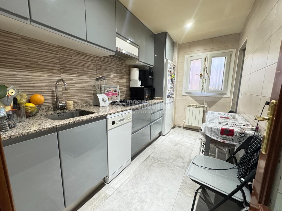 Cuina de Pis en venda en  Madrid Capital amb Parquet i Terrassa