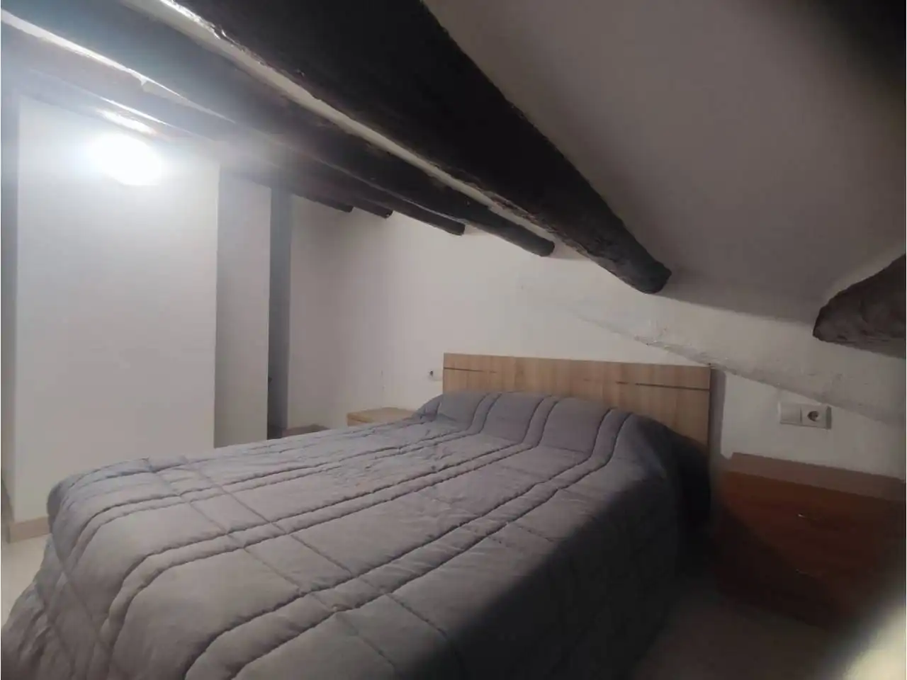 Habitación de Ático de alquiler en Barbastro con Parquet, Amueblado y Balcón
