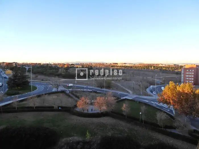 Vista exterior de Loft en venda en Madrid amb Aire condicionat, Calefacció i Jardí privat