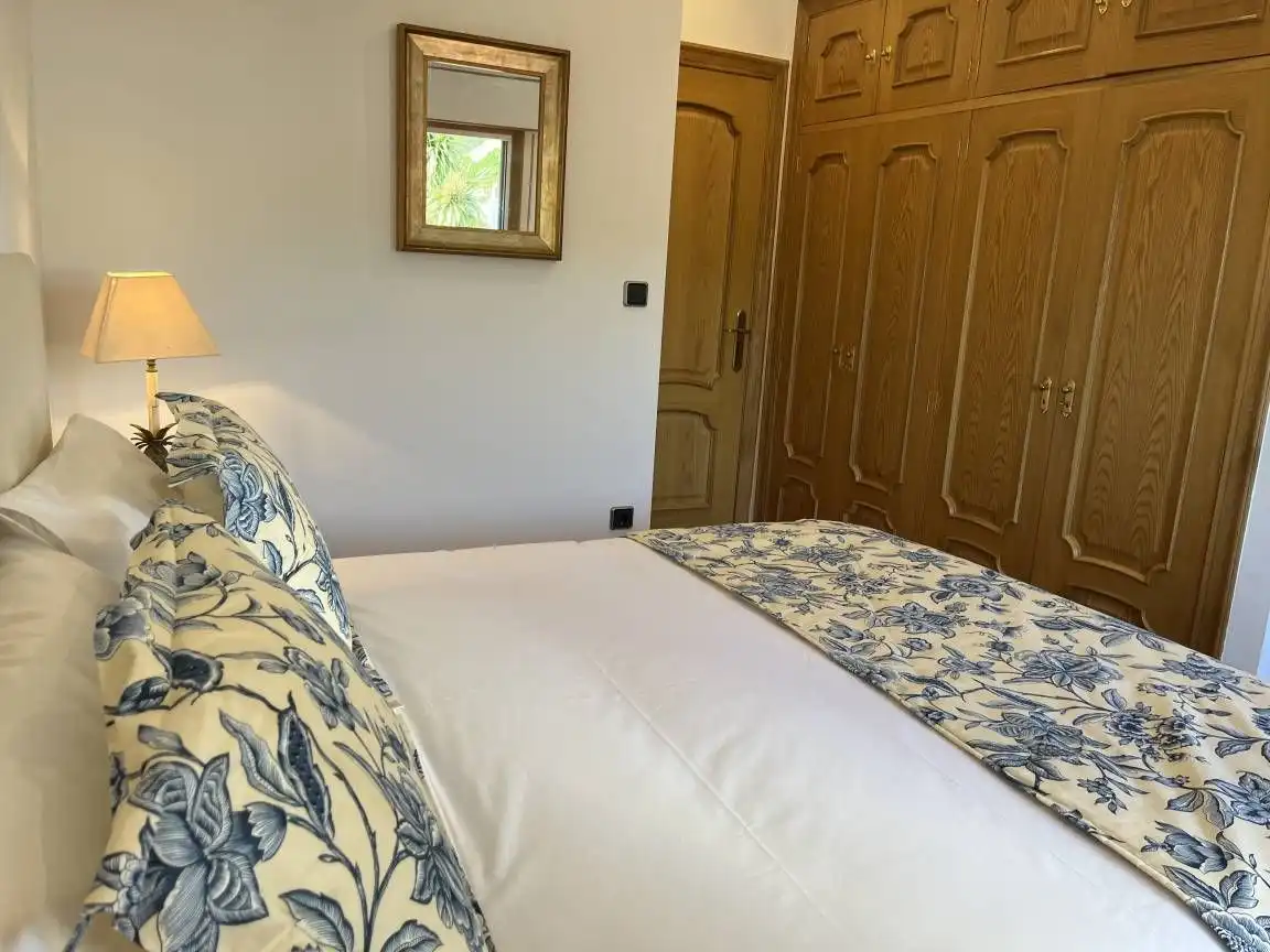 Habitación de Finca rústica de alquiler en Baiona con Jardín privado, Terraza y Piscina
