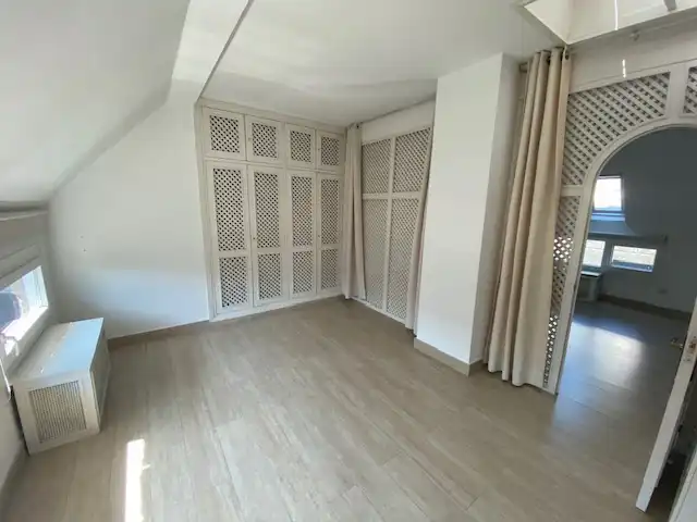 Habitación de Ático de alquiler en Madrid con Aire acondicionado, Calefacción y Lavadora