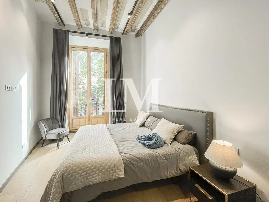 Dormitori de Apartament de lloguer en Barcelona amb Aire condicionat, Calefacció i Moblat