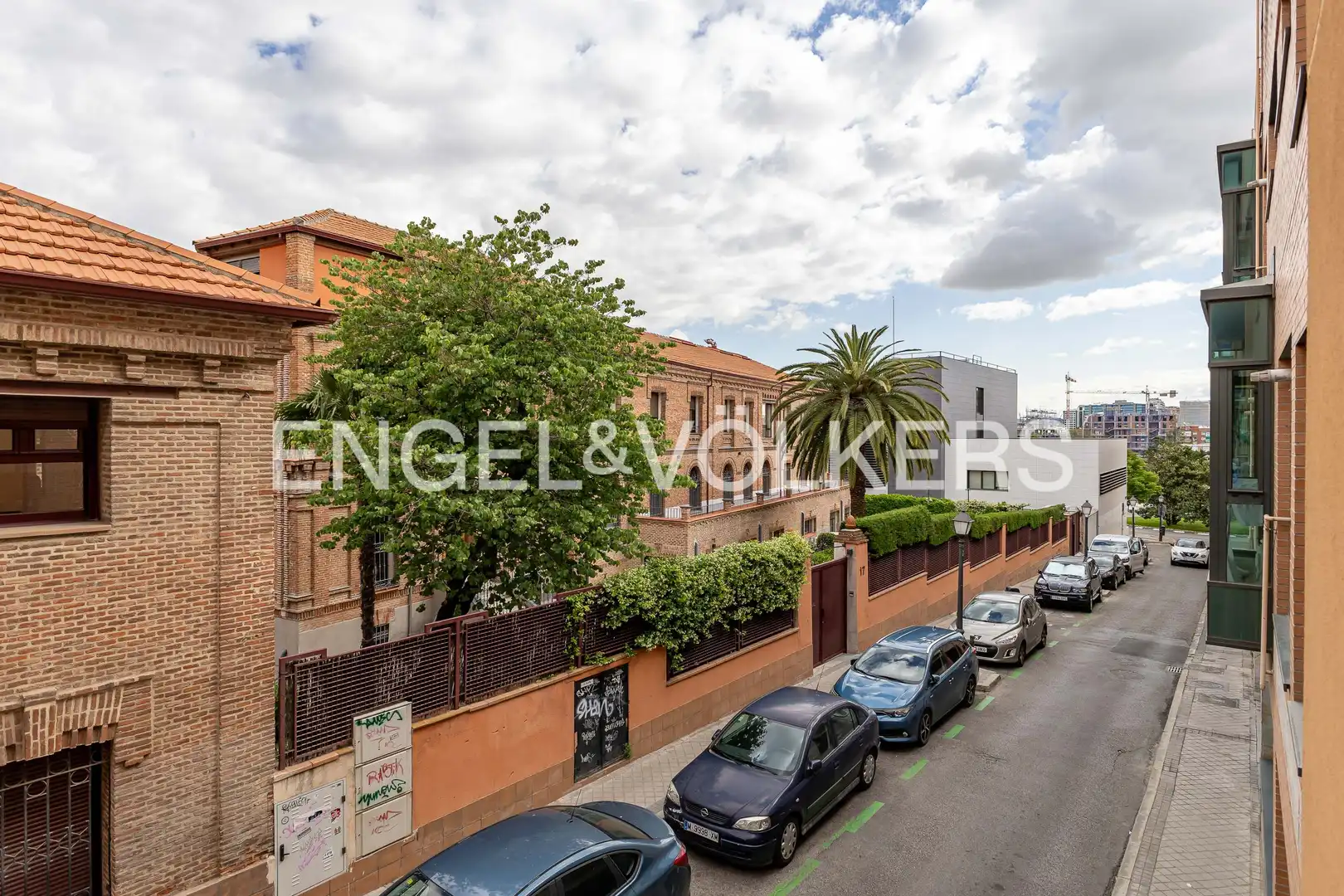 Vista exterior de Dúplex en venda en Madrid amb Aire condicionat, Calefacció i Jardí privat