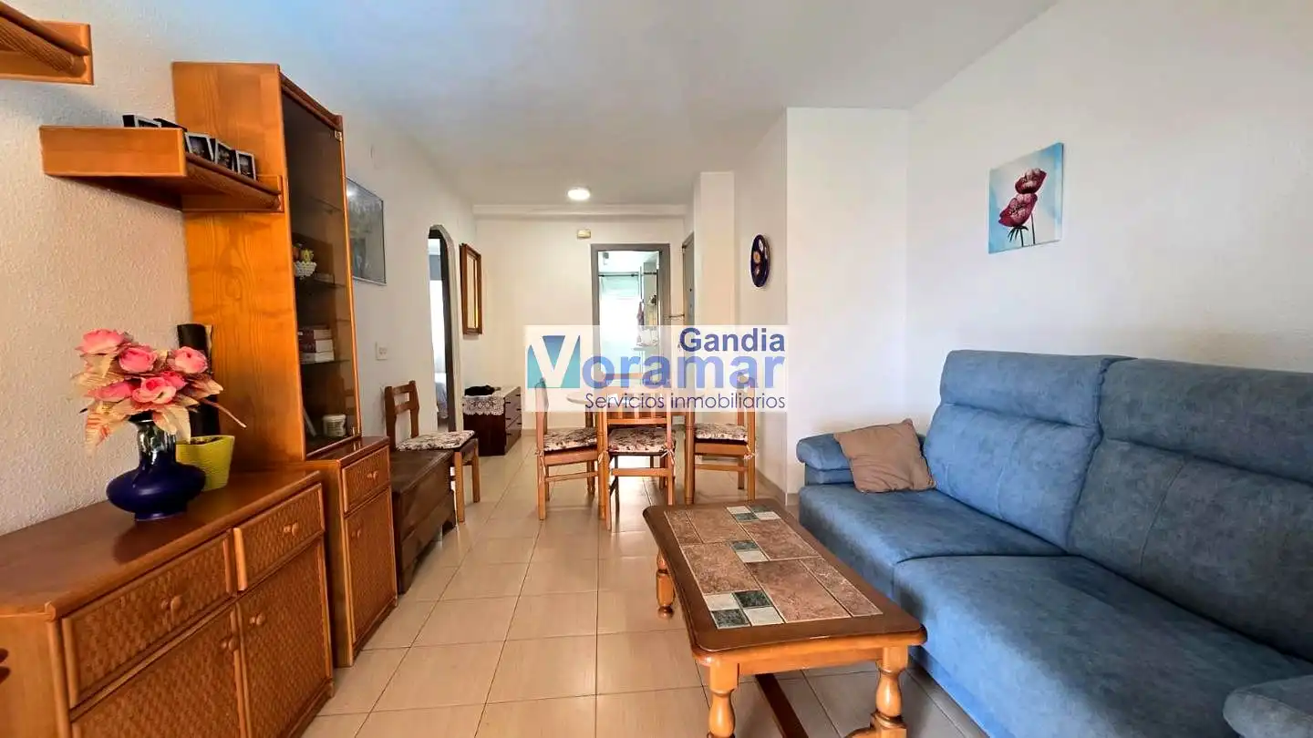 Sala de estar de Apartamento en venta en Gandia con Amueblado y Piscina comunitaria