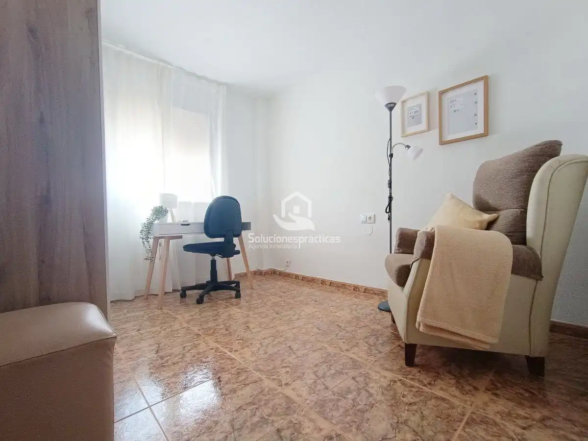 Wohnung zur Miete in Martos mit Klimaanlage, Heizung und Terrasse