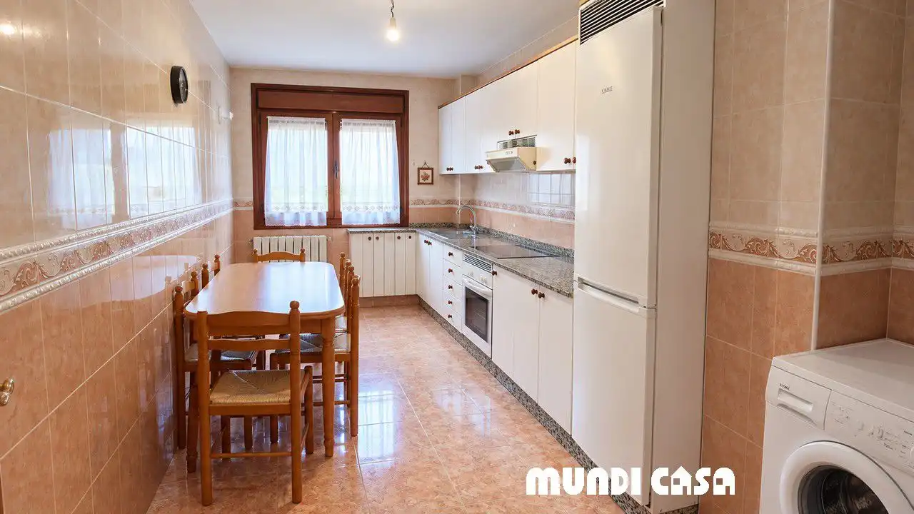 Küche von Wohnungen zum Verkauf in Boiro mit Heizung, Terrasse und Abstellraum