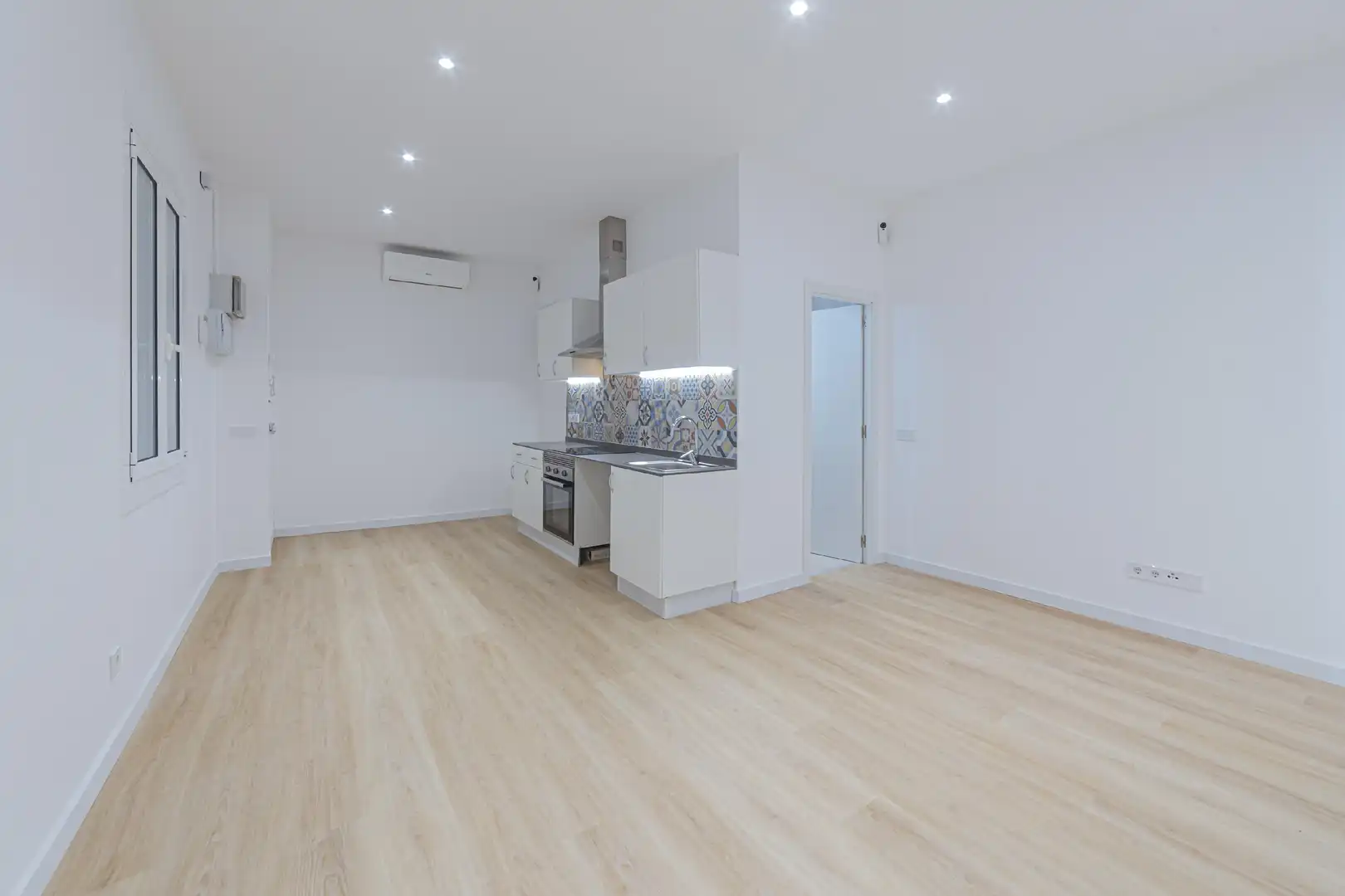 Cocina de Apartamento en venta en Barcelona con Aire acondicionado, Calefacción y Parquet