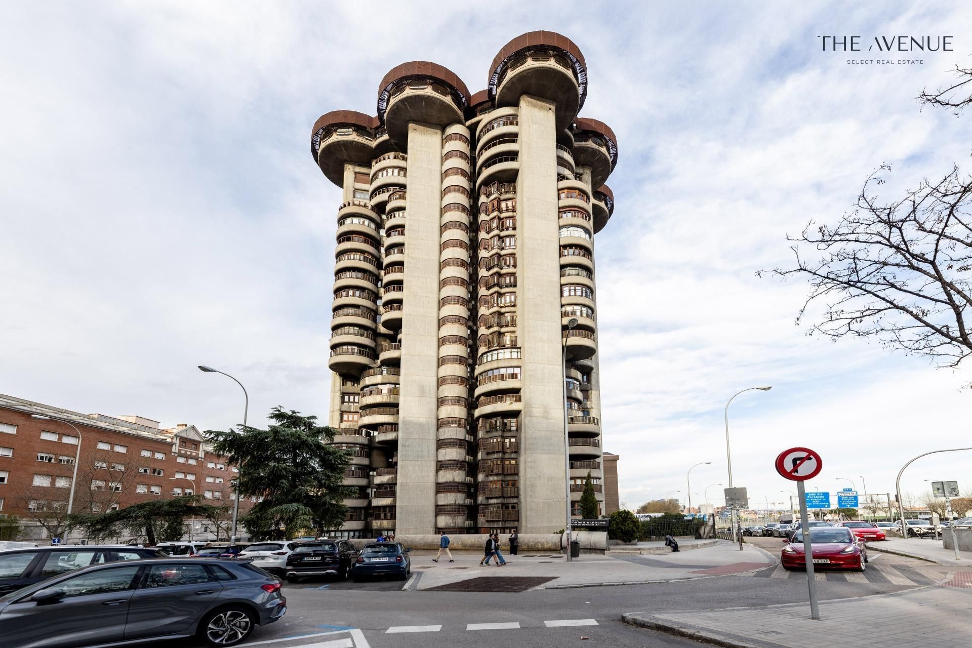 Vista exterior de Pis en venda en  Madrid Capital amb Aire condicionat, Jardí privat i Traster