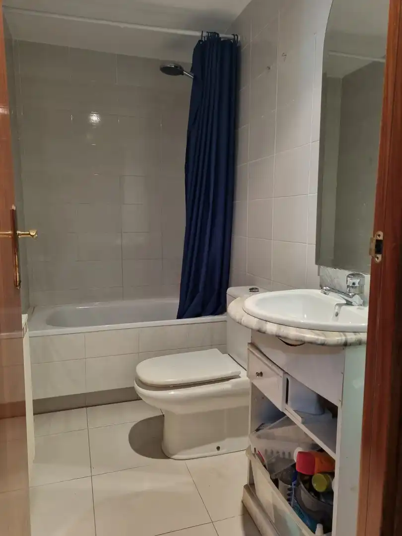 Badezimmer von Wohnung zum Verkauf in Badalona mit Klimaanlage und Heizung