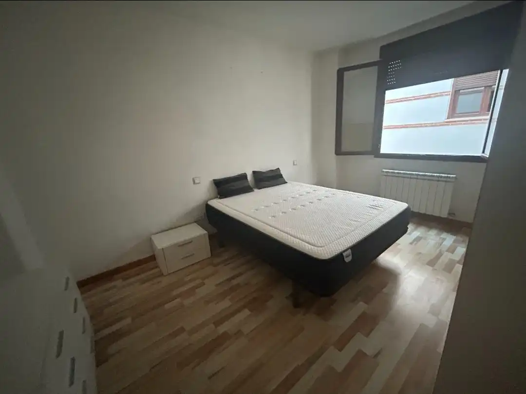 Apartamento con ascensor en alquiler en Calle Santa Bárbara, imagen 2