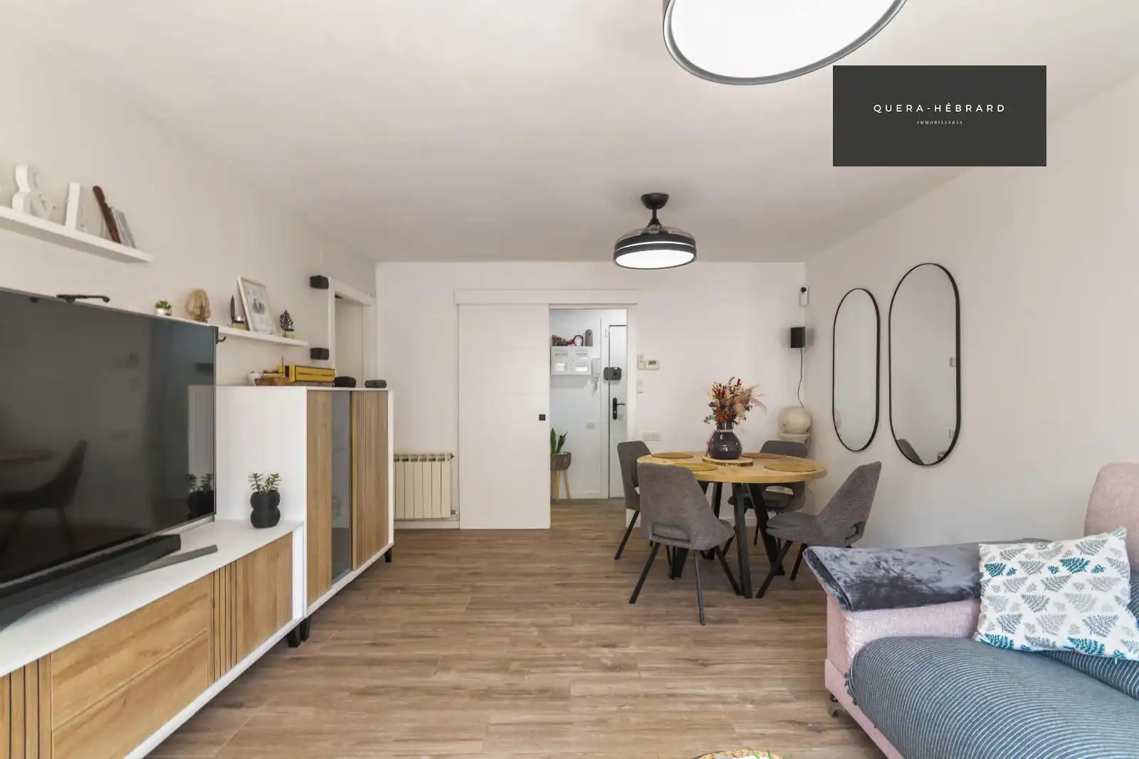 Wohnzimmer von Dachboden zum Verkauf in Rubí mit Klimaanlage, Heizung und Parkett