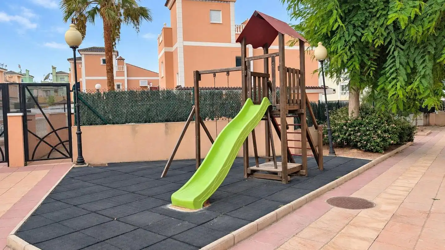 Casa bifamiliare con piscina in vendita a Avenida de Finlandia, imagen 31