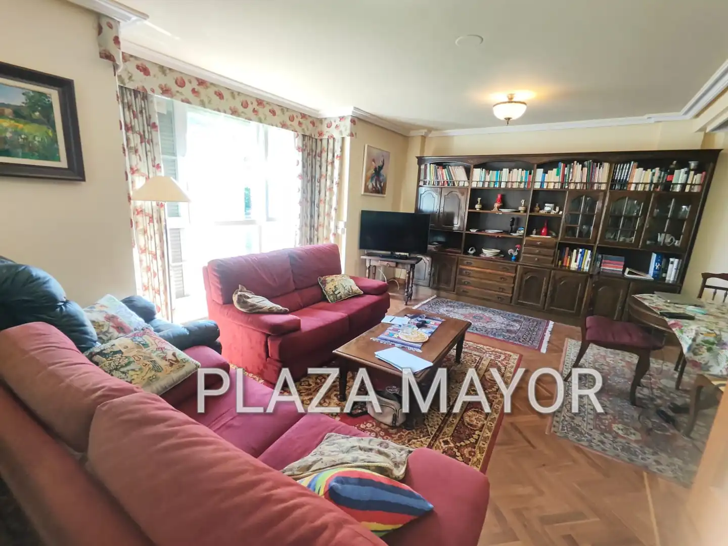 Sala d'estar de Casa o xalet en venda en Santa Marta de Tormes amb Calefacció, Jardí privat i Parquet