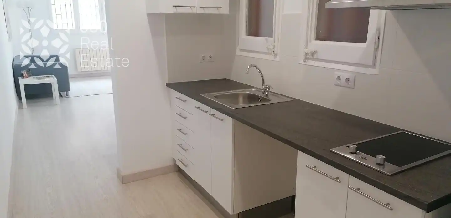 Cuina de Planta baixa en venda en Barcelona amb Parquet i Terrassa