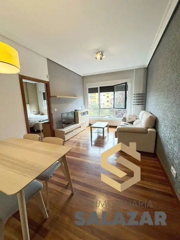 Living room of Flat for sale in Bilbao   with Air Conditioner, Heating and Storage room