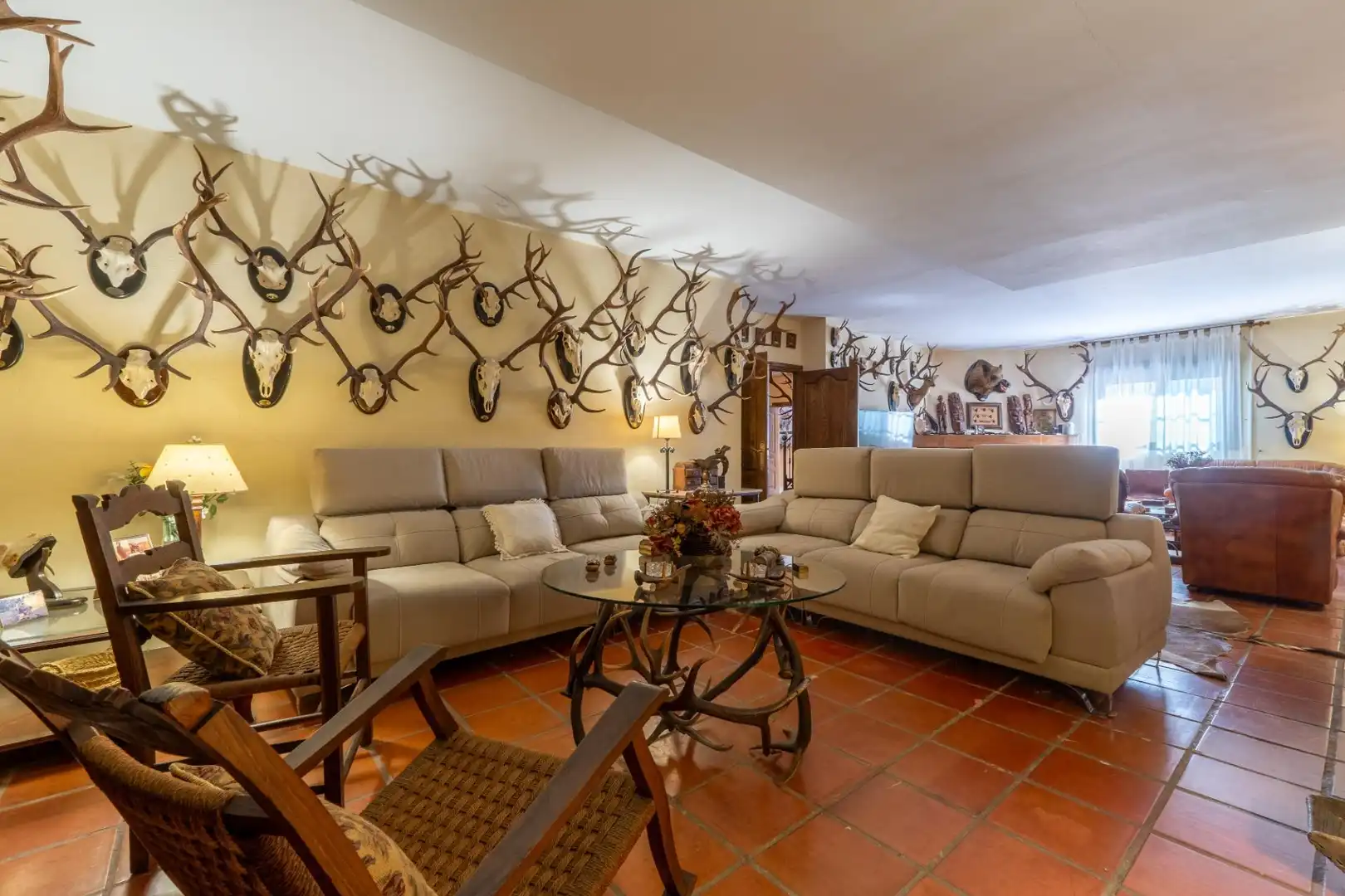 Sala d'estar de Casa o xalet en venda en Córdoba amb Aire condicionat, Calefacció i Jardí privat