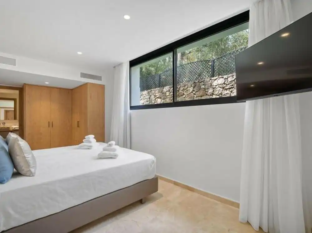 Bedroom of Houses for sale in Nueva Andalucía