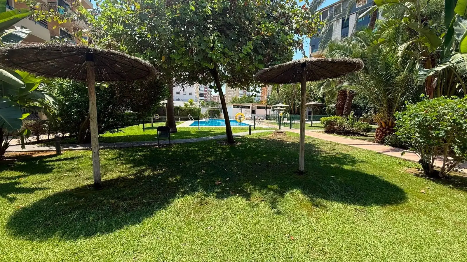 Jardí de Pis en venda en Sevilla amb Aire condicionat, Calefacció i Traster