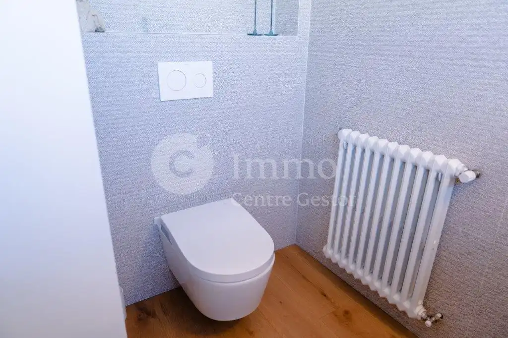 Baño de Dúplex de alquiler en Mollerussa con Aire acondicionado, Calefacción y Parquet