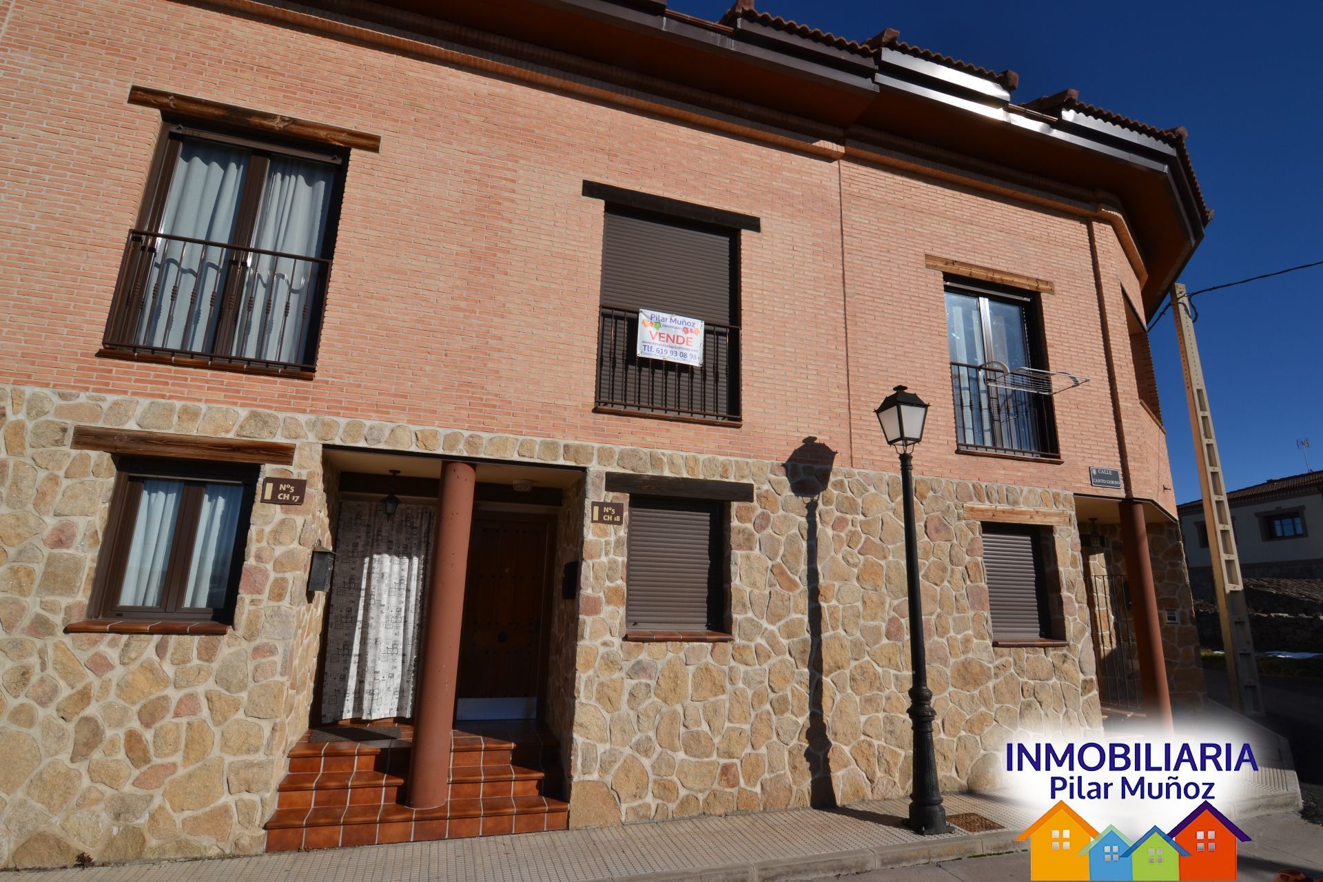 Vista exterior de Casa o xalet de lloguer en Ávila Capital amb Calefacció