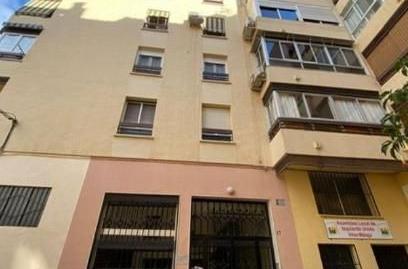Foto 2 de Piso en venta en Calle Enrique Van Dulken, 17, Hispanidad - Vivar Téllez, Málaga