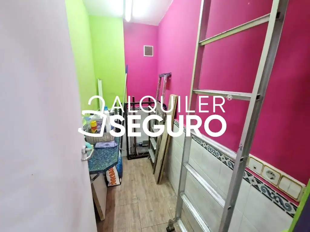 Dormitori de Local de lloguer en Madrid