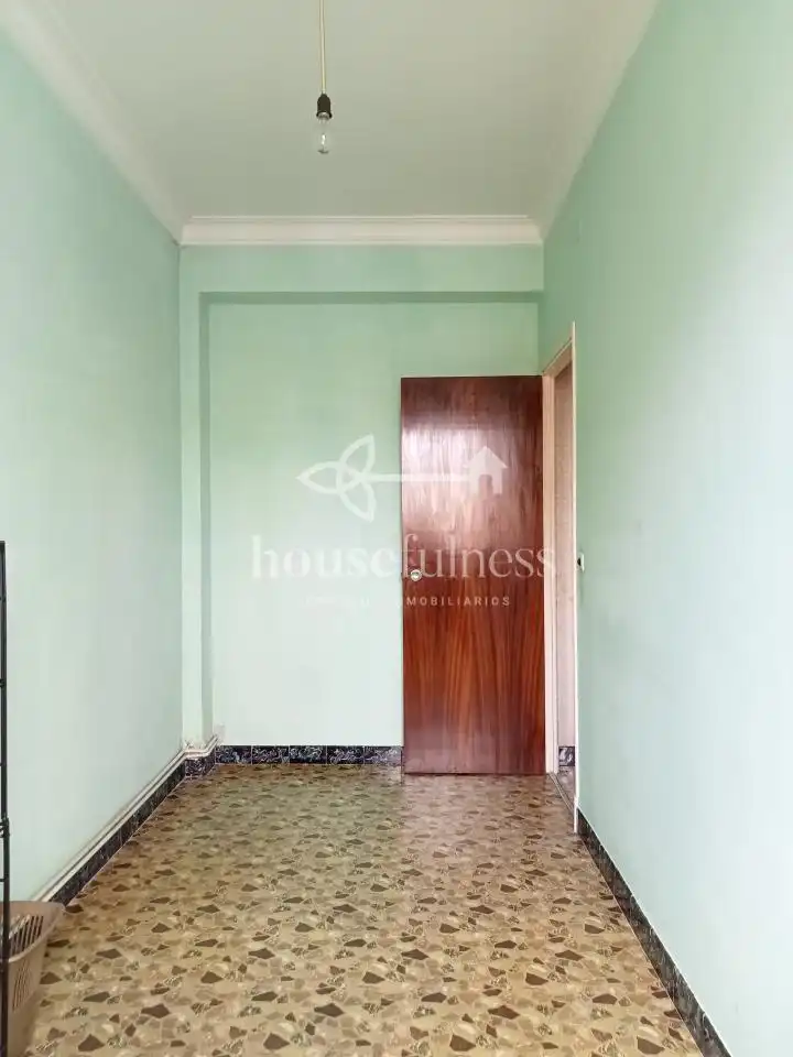 Habitación de Edificio en venta en Fene