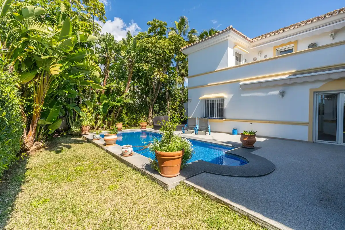 Garten von Einfamilien-Reihenhaus zum Verkauf in Marbella mit Terrasse