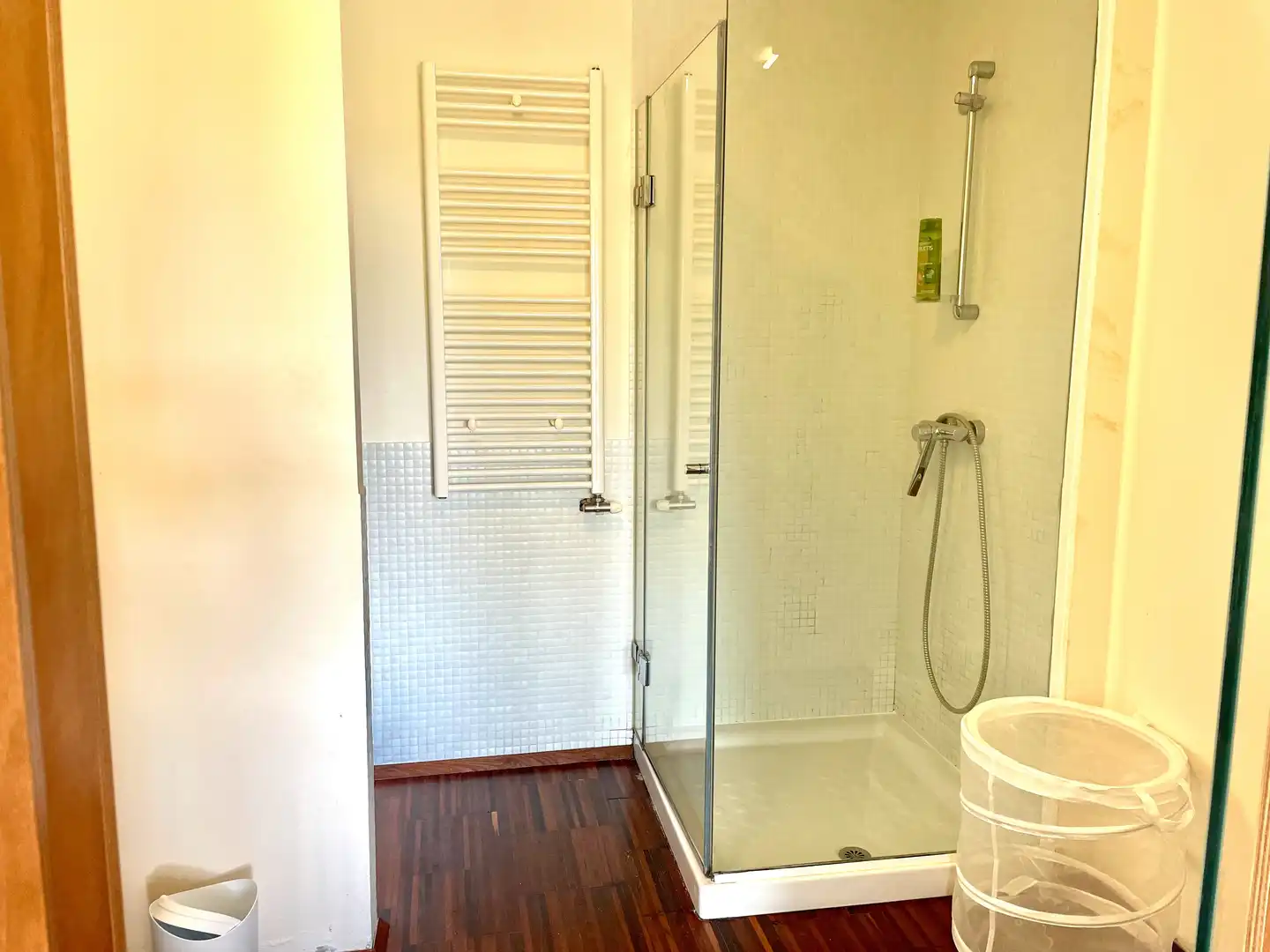 Baño de Casa o chalet de alquiler en Cangas  con Jardín privado, Parquet y Terraza