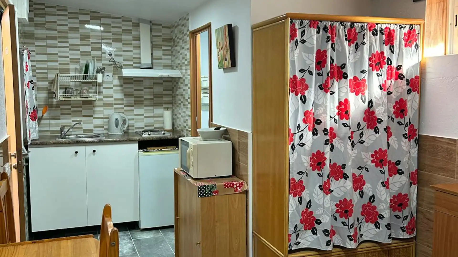 Kitchen of Flat for rent in L'Hospitalet de Llobregat  with Air Conditioner, Heating and Furnished