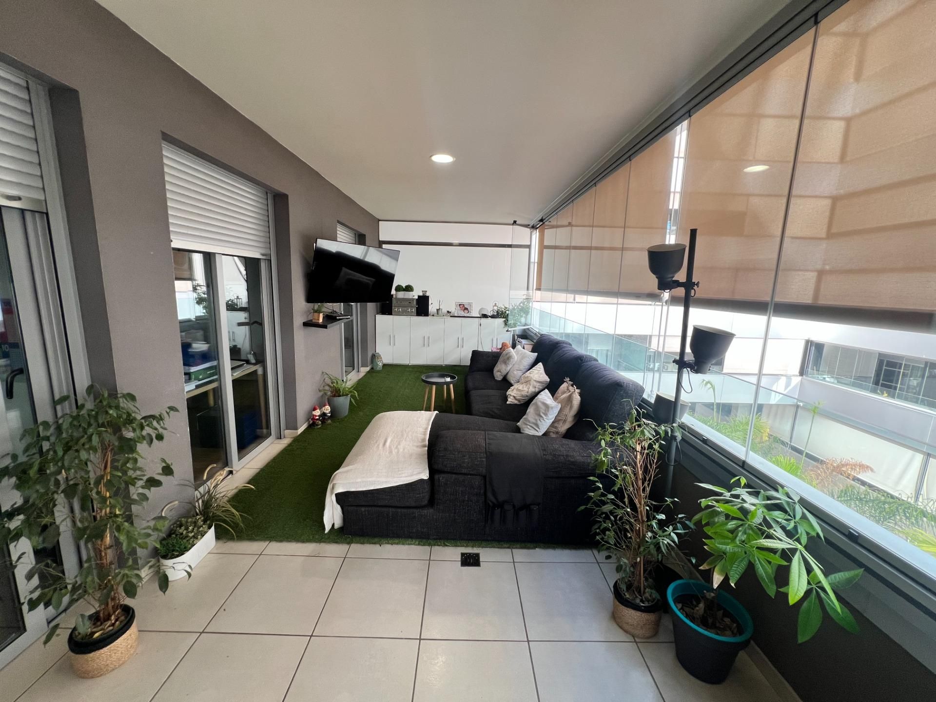 Terrassa de Pis en venda en Elche / Elx amb Aire condicionat, Calefacció i Jardí privat