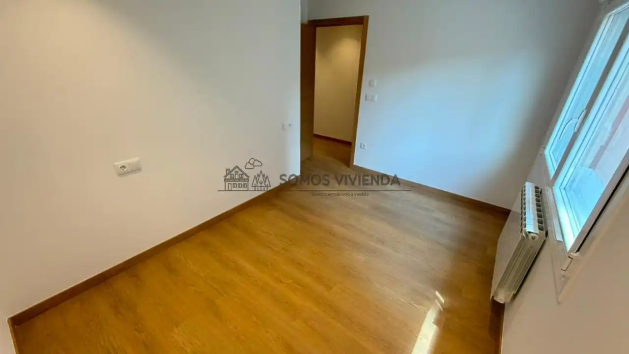 Habitación de Piso en venta en Ourense Capital  con Calefacción