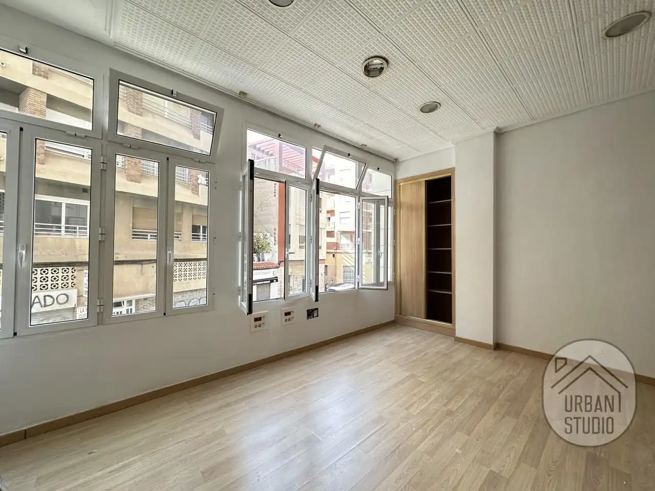 Habitación de Oficina en venta en Alicante / Alacant